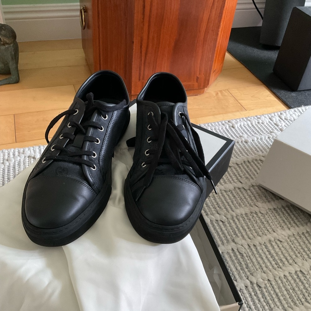 Men's Black Gucci Sneakers - Picture 2 of 6